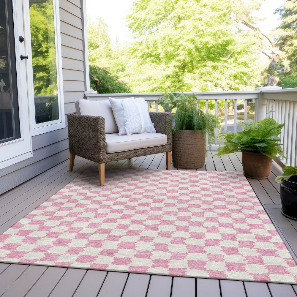 Machine Washable Indoor/Outdoor Chantille Pink 2'6" x 3'10" Rug. Picture 8