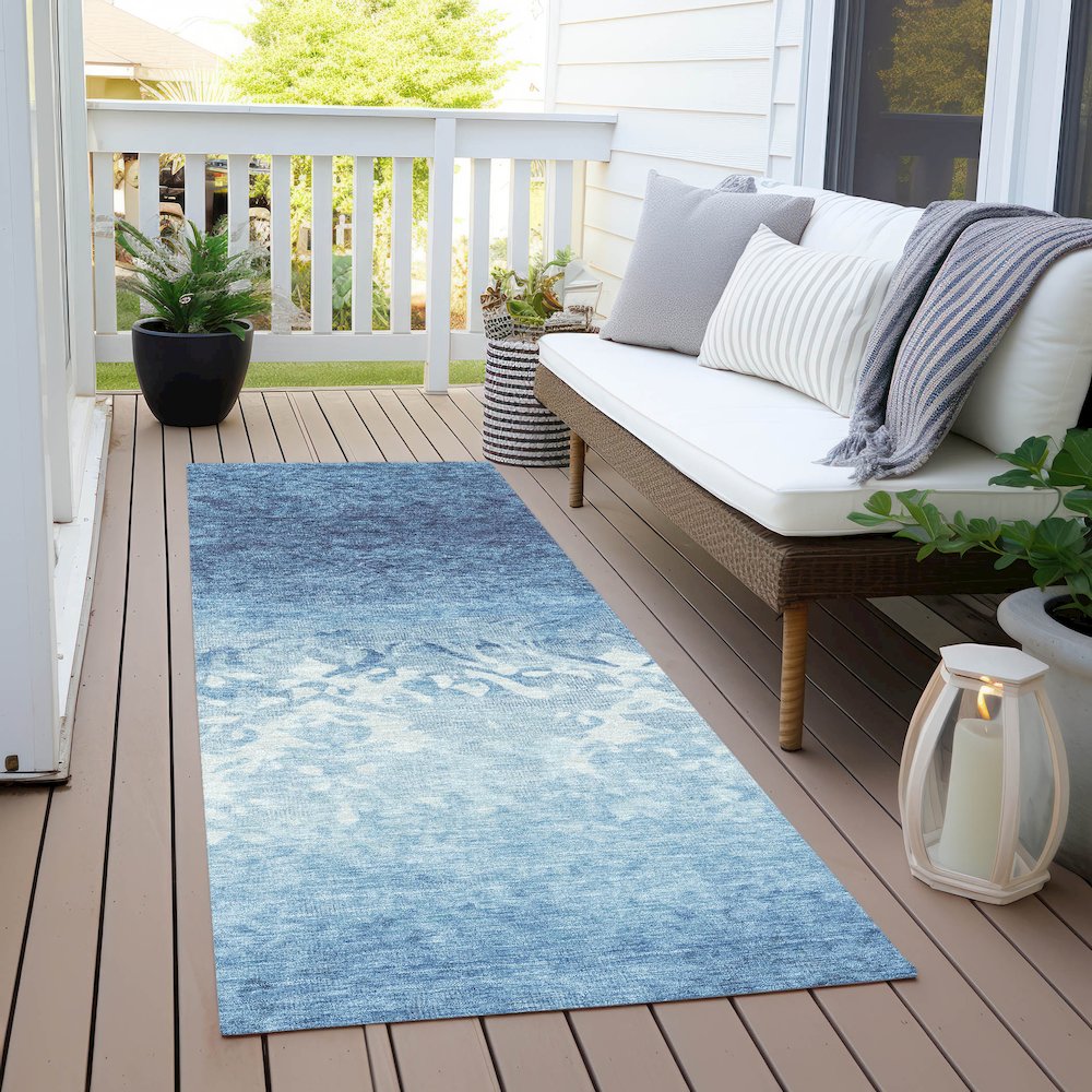 Machine Washable Indoor/Outdoor Chantille Denim 2'3" x 7'6" Runner Rug. Picture 6