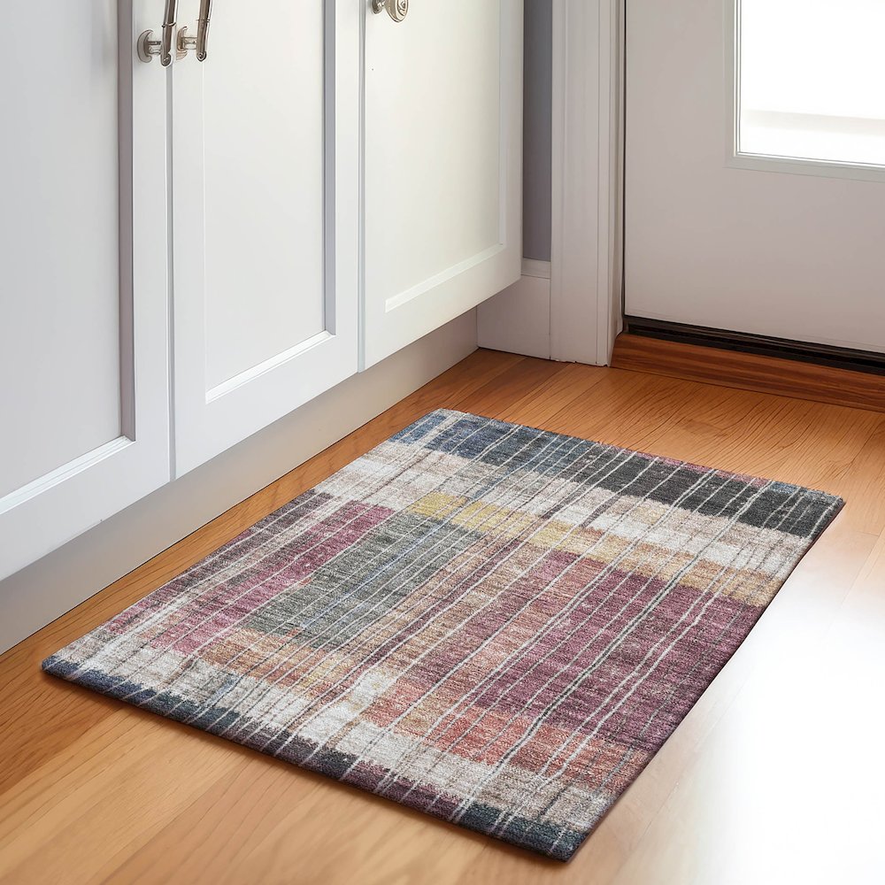 Machine Washable Indoor/Outdoor Chantille Mauve 1'8" x 2'6" Rug. Picture 5