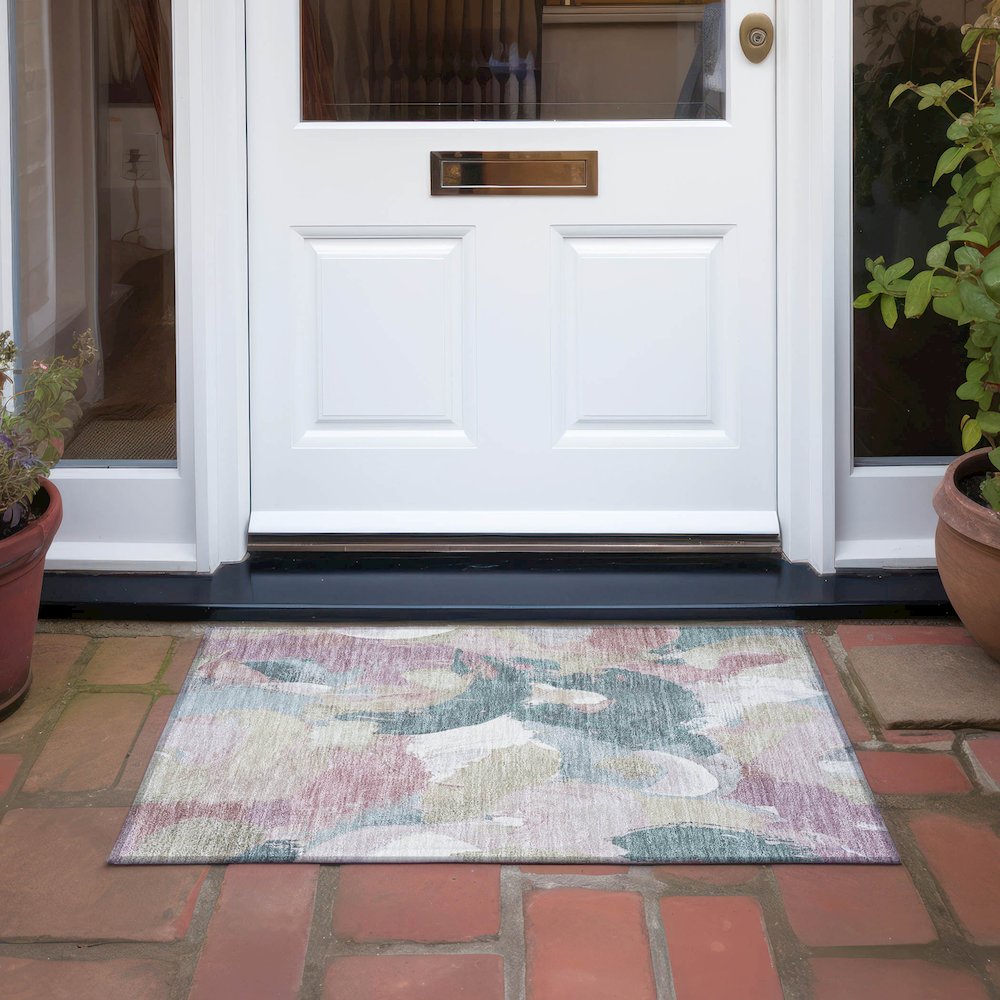 Machine Washable Indoor/Outdoor Chantille Mauve 1'8" x 2'6" Rug. Picture 6
