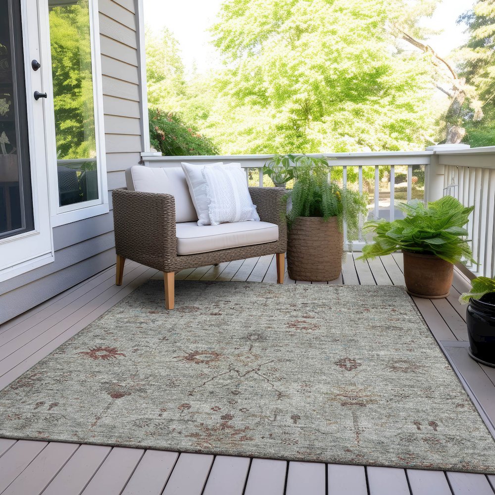 Machine Washable Indoor/Outdoor Chantille Gray 2'6" x 3'10" Rug. Picture 8
