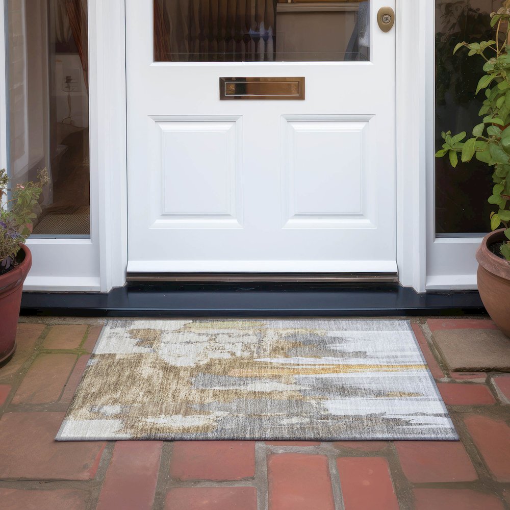 Machine Washable Indoor/Outdoor Chantille Ivory 1'8" x 2'6" Rug. Picture 6