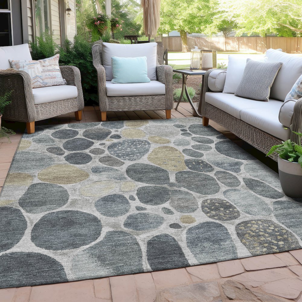 Machine Washable Indoor/Outdoor Chantille Pewter 2'6" x 3'10" Rug. Picture 7