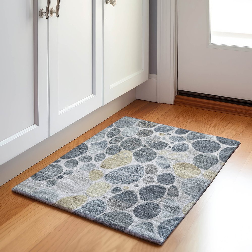 Machine Washable Indoor/Outdoor Chantille Pewter 1'8" x 2'6" Rug. Picture 5