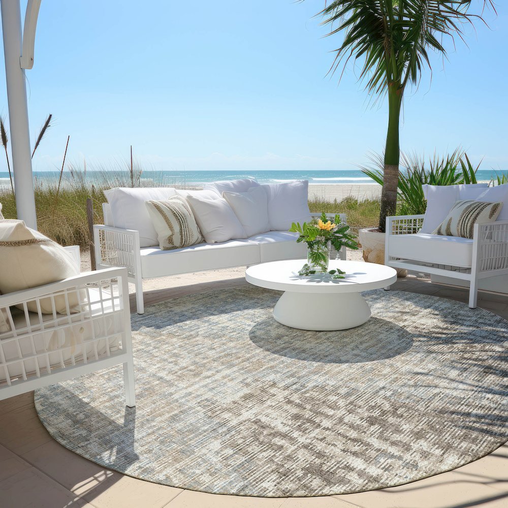 Machine Washable Indoor/Outdoor Chantille Putty 8' x 8' Round Rug. Picture 6