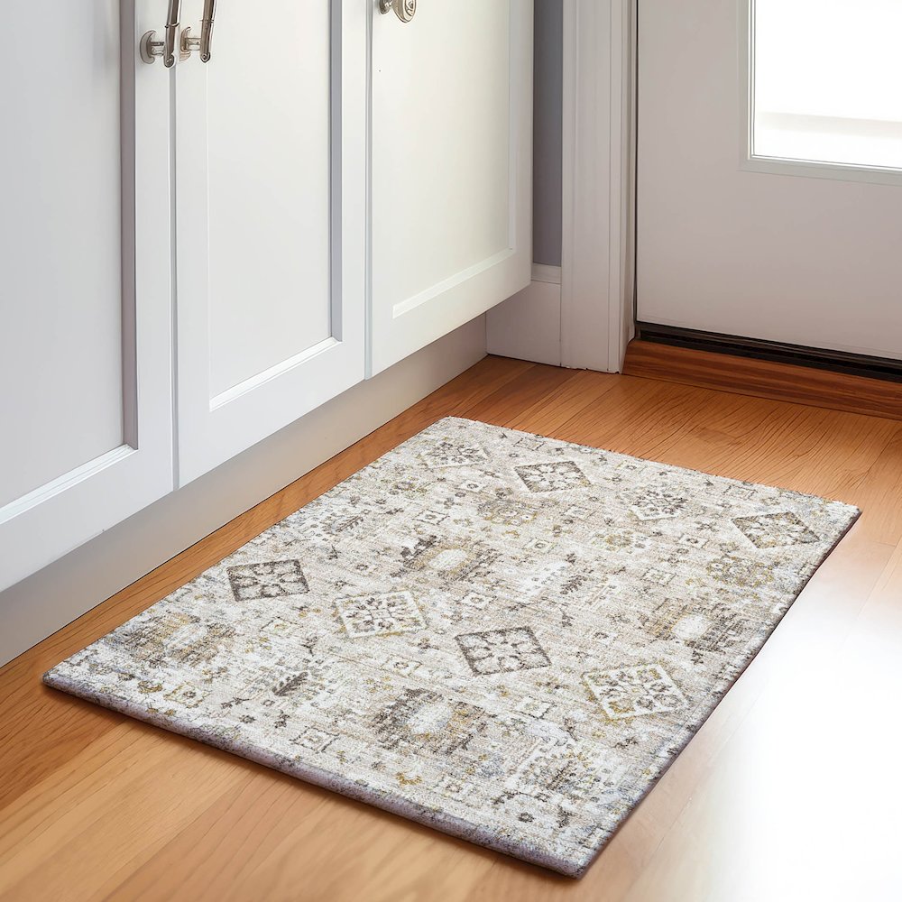 Machine Washable Indoor/Outdoor Chantille Linen 1'8" x 2'6" Rug. Picture 5