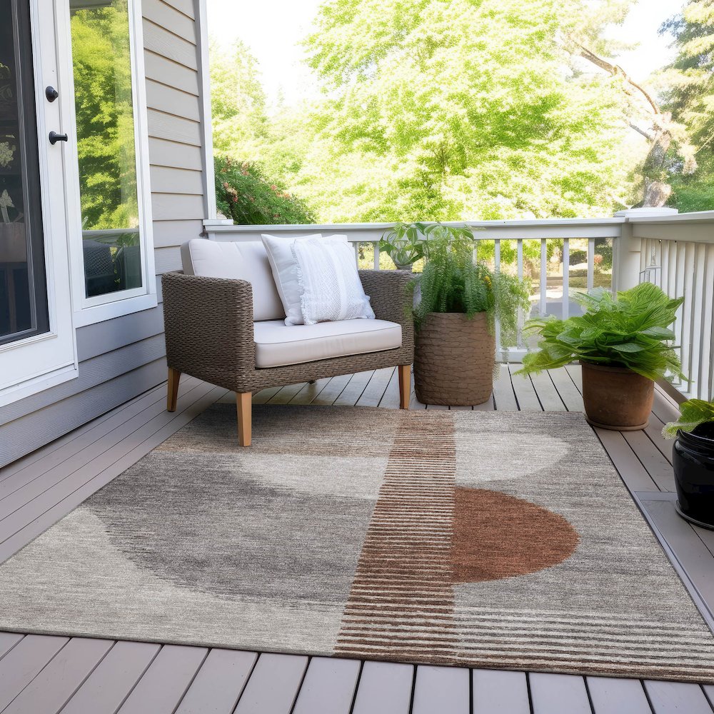 Machine Washable Indoor/Outdoor Chantille Taupe 2'6" x 3'10" Rug. Picture 8