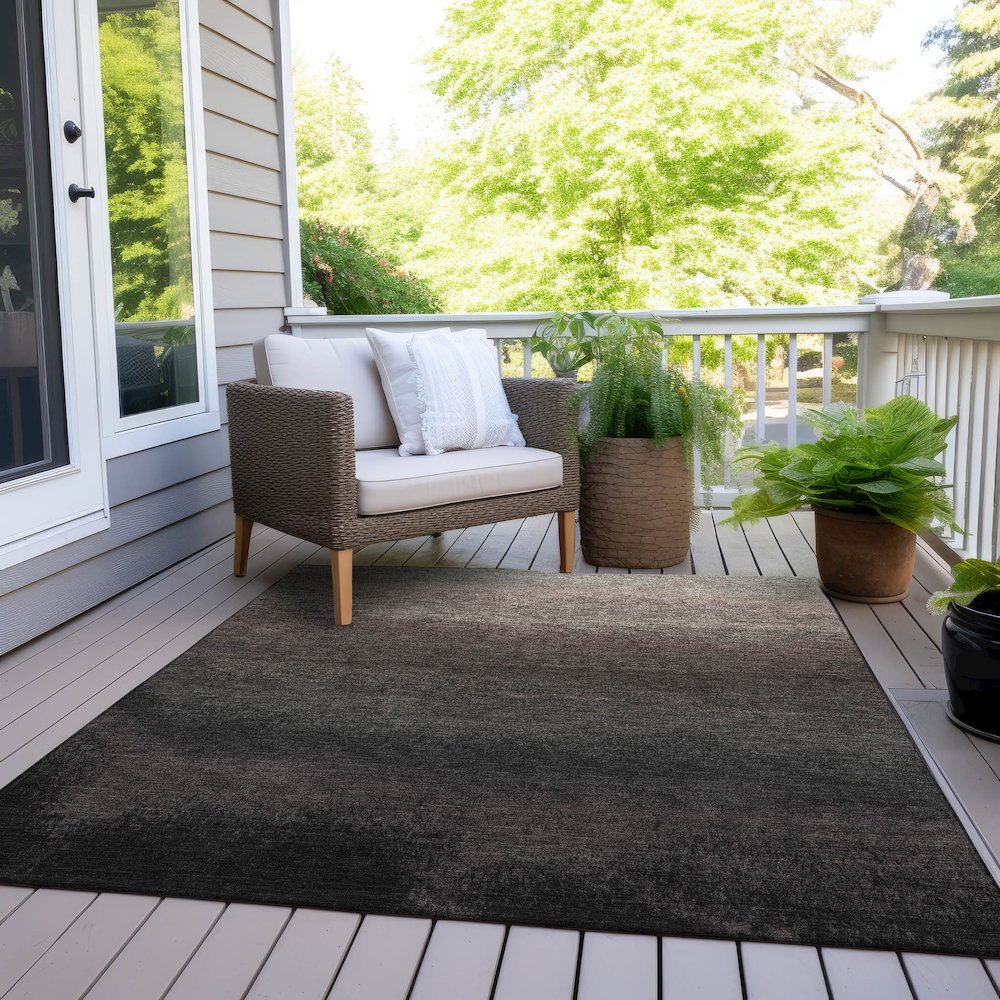 Machine Washable Indoor/Outdoor Chantille Black 2'6" x 3'10" Rug. Picture 8