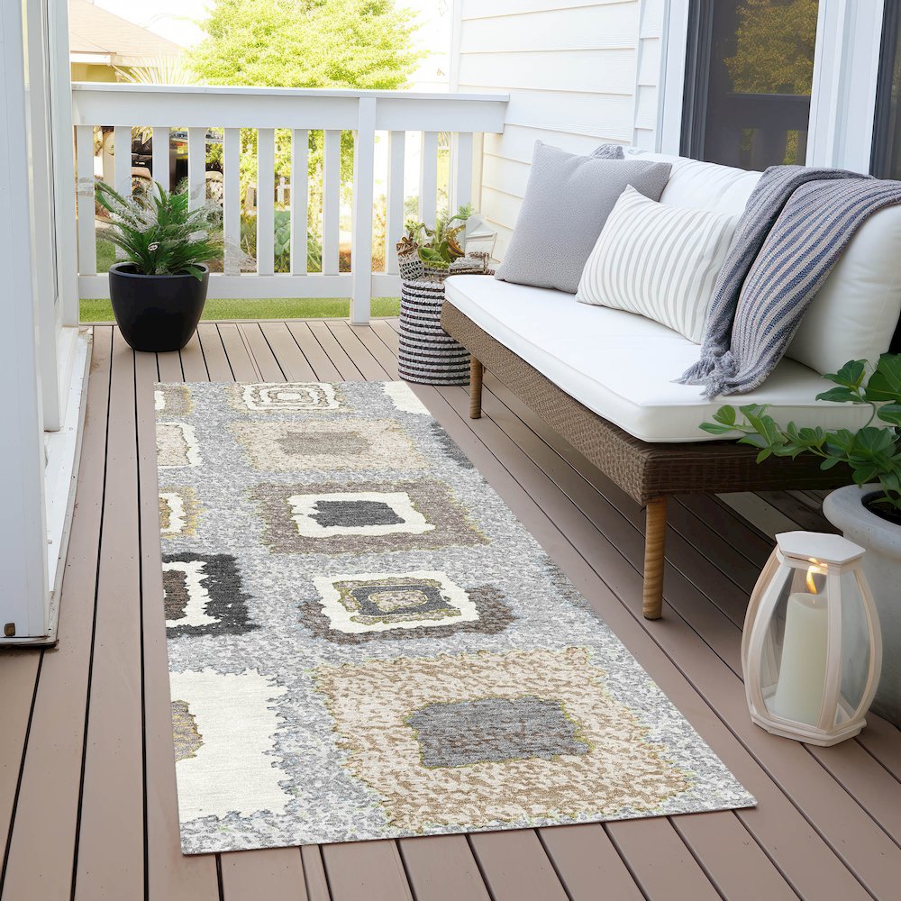 Machine Washable Indoor/Outdoor Chantille Gray 2'3" x 7'6" Runner Rug. Picture 6