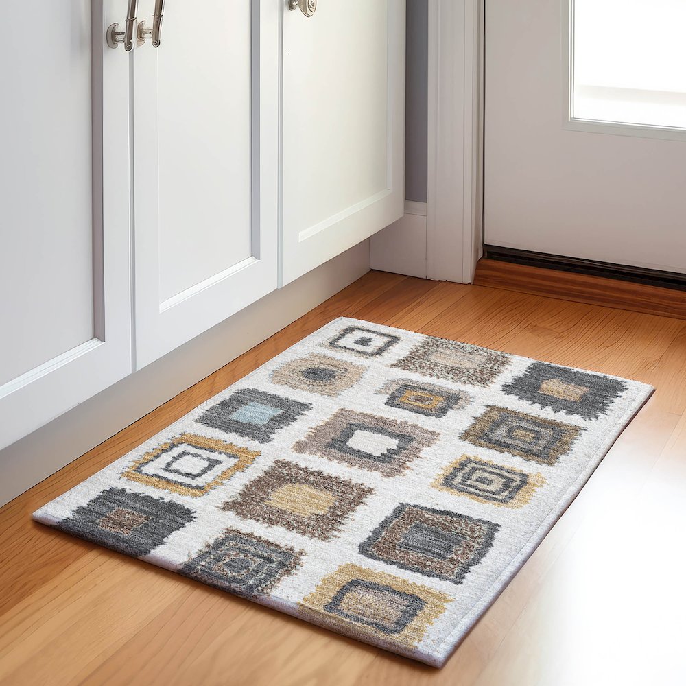 Machine Washable Indoor/Outdoor Chantille Ivory 1'8" x 2'6" Rug. Picture 5
