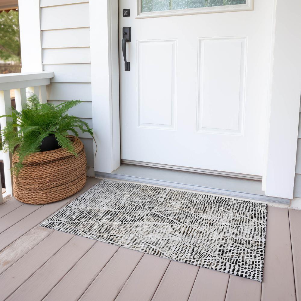 Chantille ACN591 Ivory 1'8" x 2'6" Rug. Picture 7