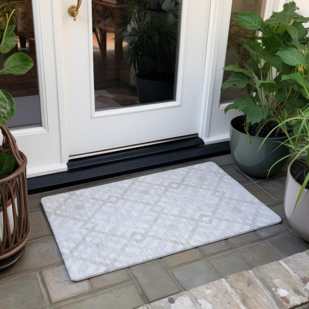 Chantille ACN616 Ivory 1'8" x 2'6" Rug. Picture 7
