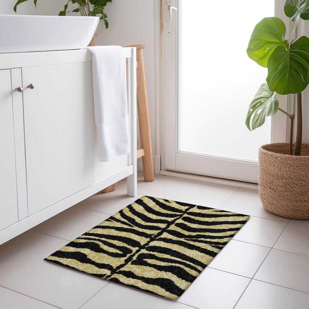 Premium Machine Washable Mayfield  Gilded 1'8" x 2'6" Rug. Picture 5