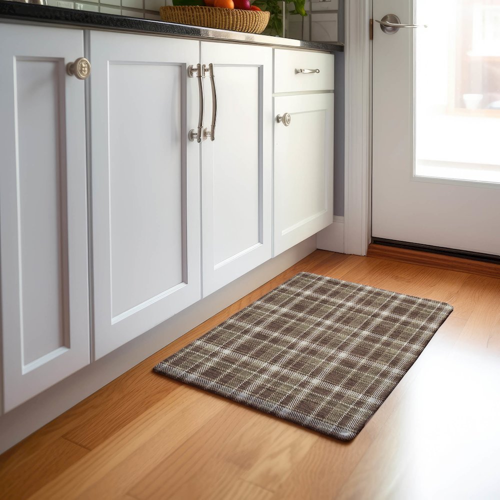 Premium Machine Washable Mayfield  Chocolate 1'8" x 2'6" Rug. Picture 5