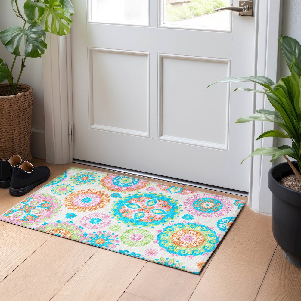 Premium Machine Washable Mayfield AMF763 White 1'8" x 2'6" Rug. Picture 5