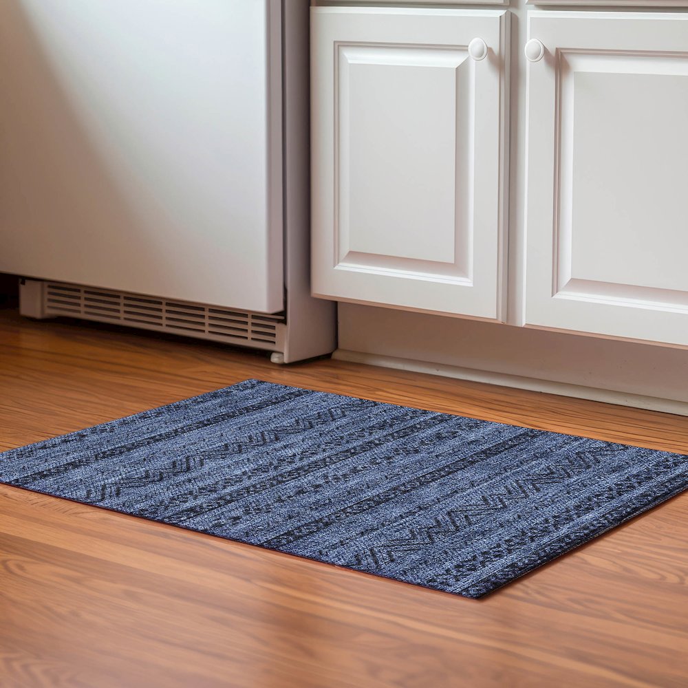 Premium Machine Washable Mayfield AMF803 Navy 1'8" x 2'6" Rug. Picture 5