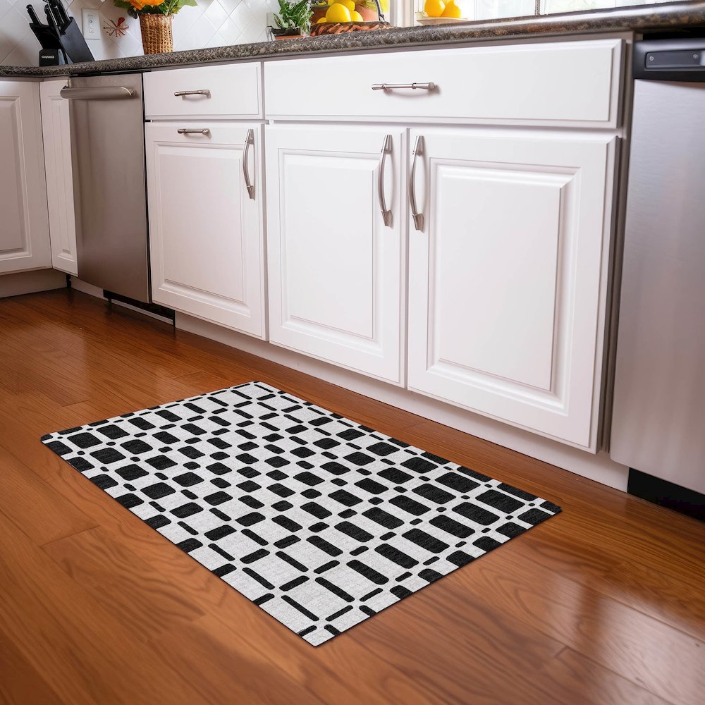 Premium Machine Washable Mayfield AMF871 Black 1'8" x 2'6" Rug. Picture 5