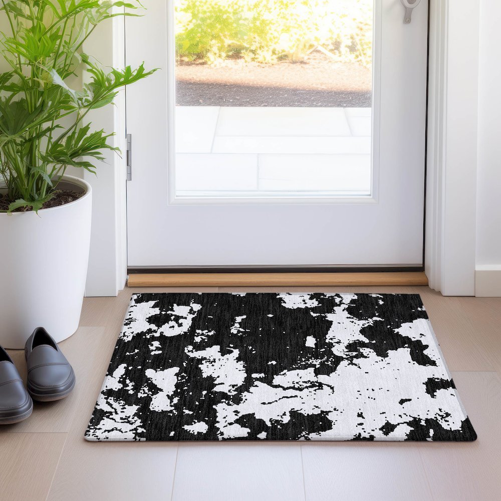 Premium Machine Washable Mayfield AMF897 Black 1'8" x 2'6" Rug. Picture 5