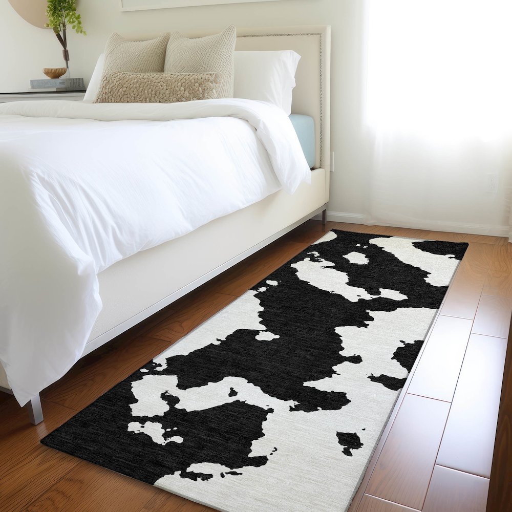 Premium Machine Washable Mayfield AMF975 Black 2'3" x 7'6" Runner Rug. Picture 5