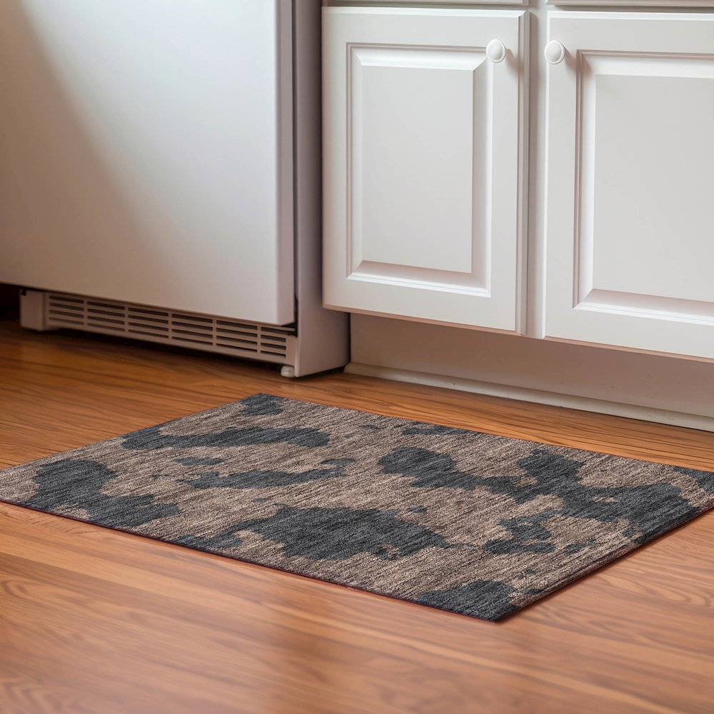 Premium Machine Washable Mayfield AMF975 Chocolate 1'8" x 2'6" Rug. Picture 5