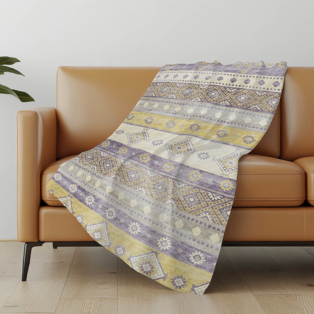 Premium Machine Washable ASB118 Purple 50" x 70" Sherpa Throw Blanket. Picture 4