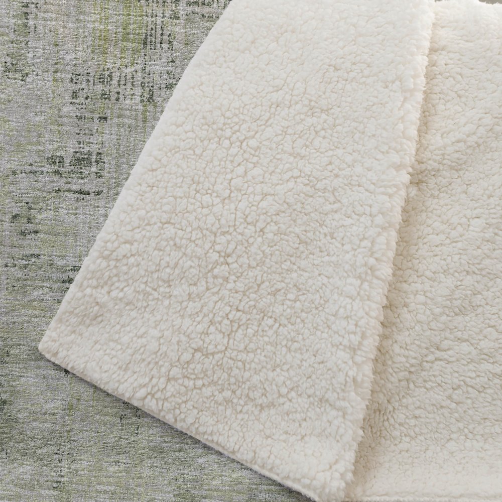 Premium Machine Washable ASB121 Green 50" x 70" Sherpa Throw Blanket. Picture 2