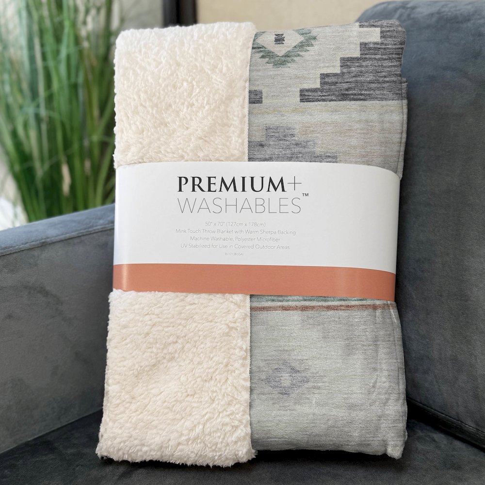 Premium Machine Washable ASB176 Gray 50" x 70" Sherpa Throw Blanket. Picture 3