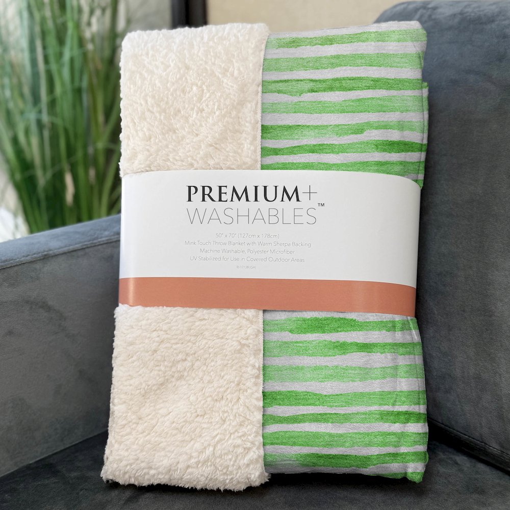 Premium Machine Washable ASB187 Green 50" x 70" Sherpa Throw Blanket. Picture 3