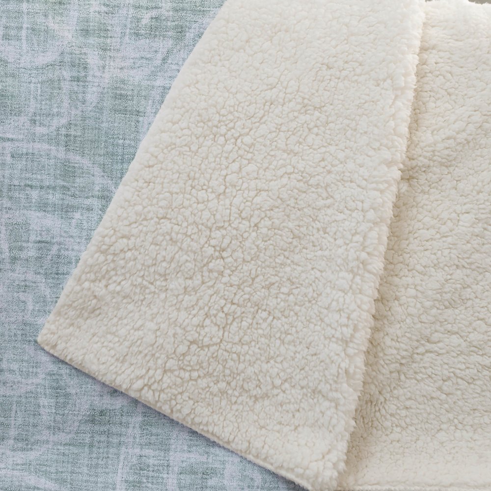 Premium Machine Washable ASB190 Green 50" x 70" Sherpa Throw Blanket. Picture 2