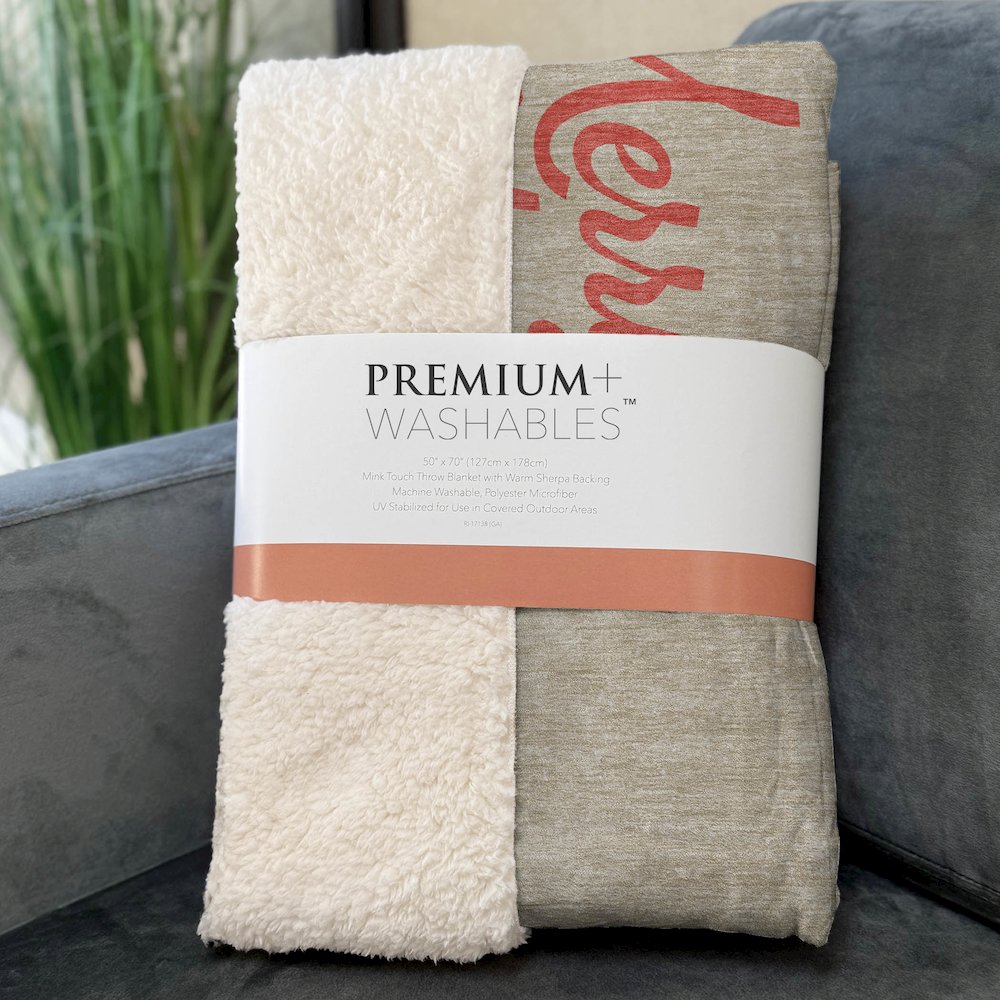 Premium Machine Washable ASB215 Red 50" x 70" Sherpa Throw Blanket. Picture 3