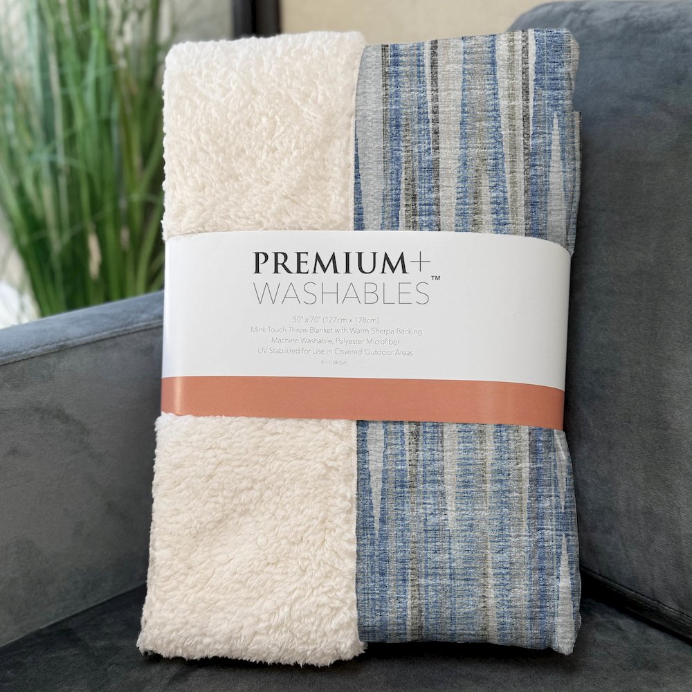 Premium Machine Washable ASB31 Blue 50" x 70" Sherpa Throw Blanket. Picture 3
