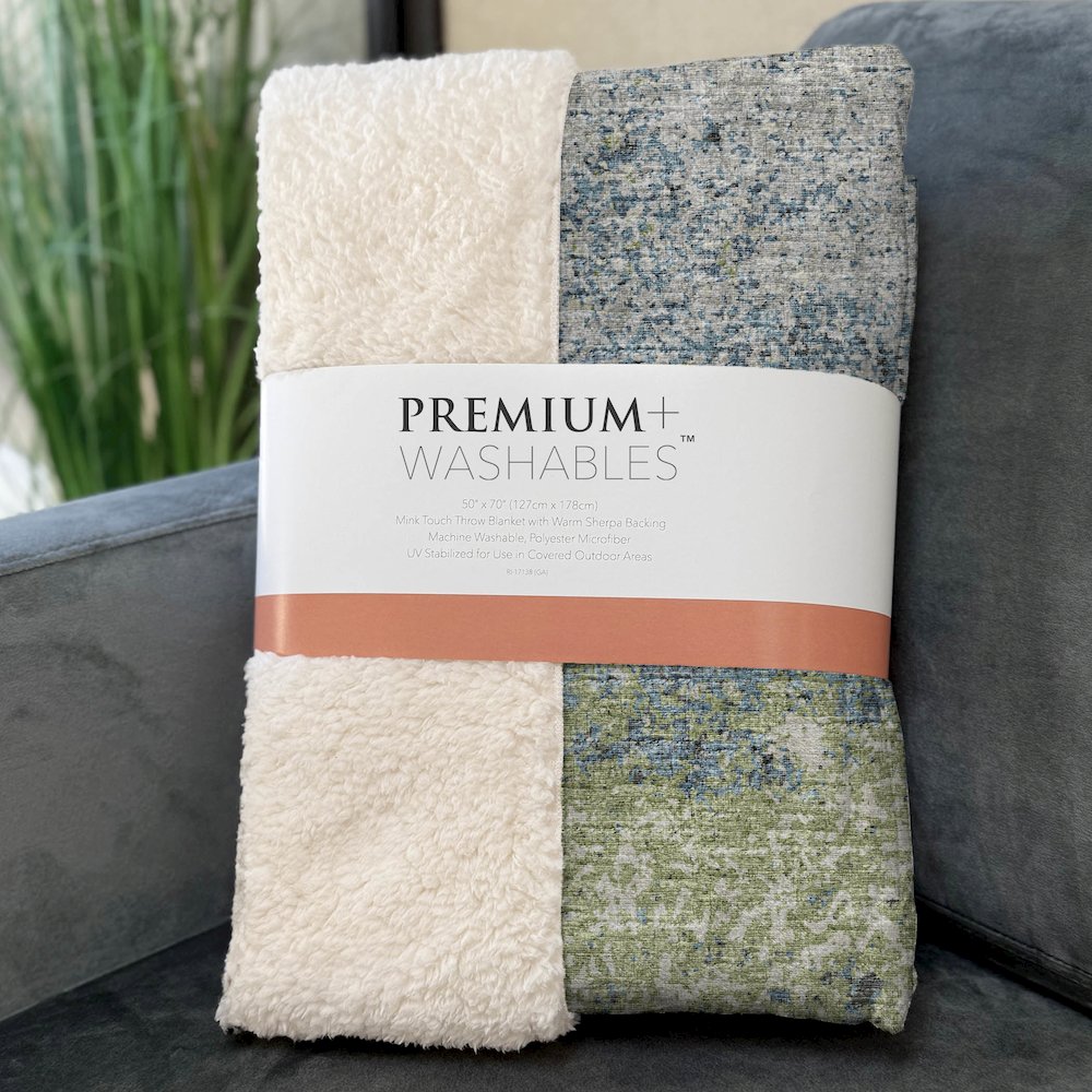 Premium Machine Washable ASB36 Green 50" x 70" Sherpa Throw Blanket. Picture 3