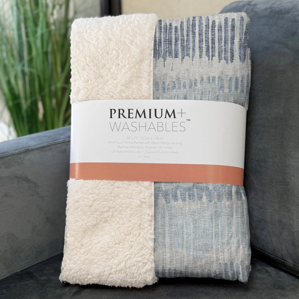 Premium Machine Washable ASB37 Blue 50" x 70" Sherpa Throw Blanket. Picture 3