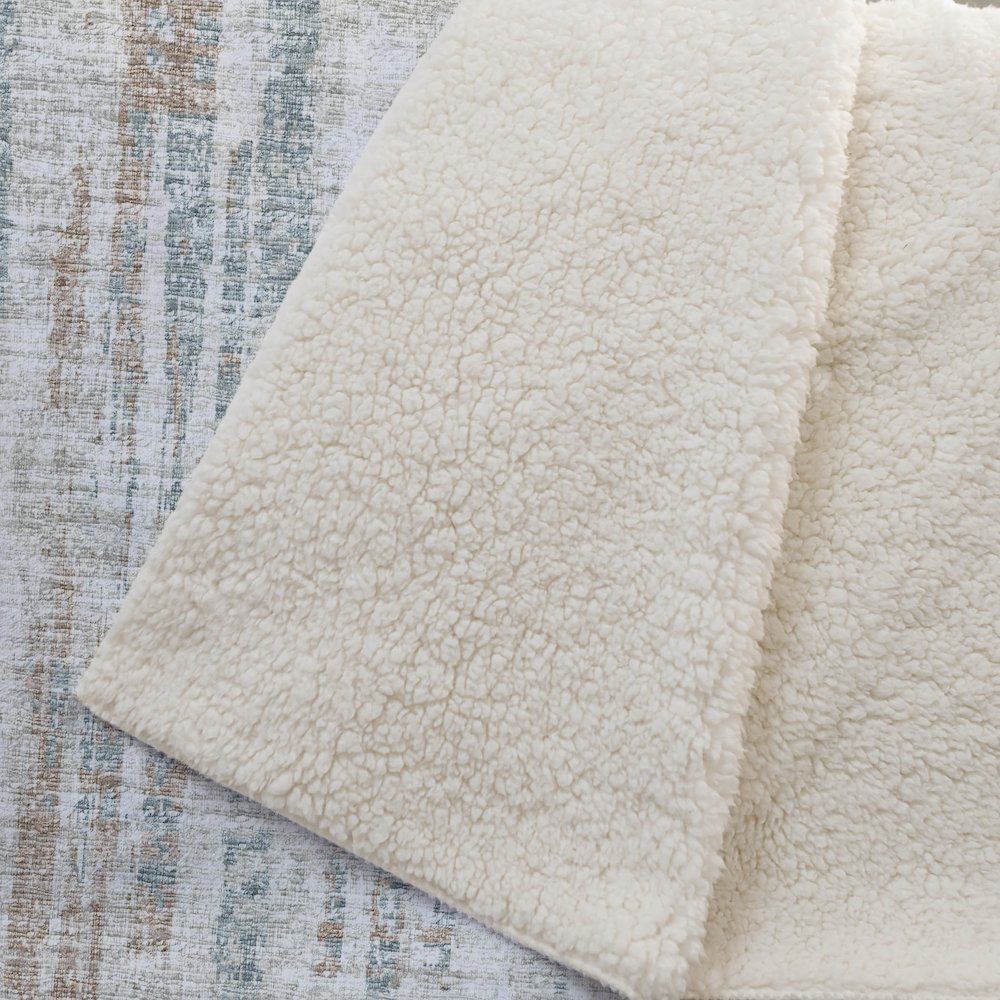Premium Machine Washable ASB39 Ivory 50" x 70" Sherpa Throw Blanket. Picture 2