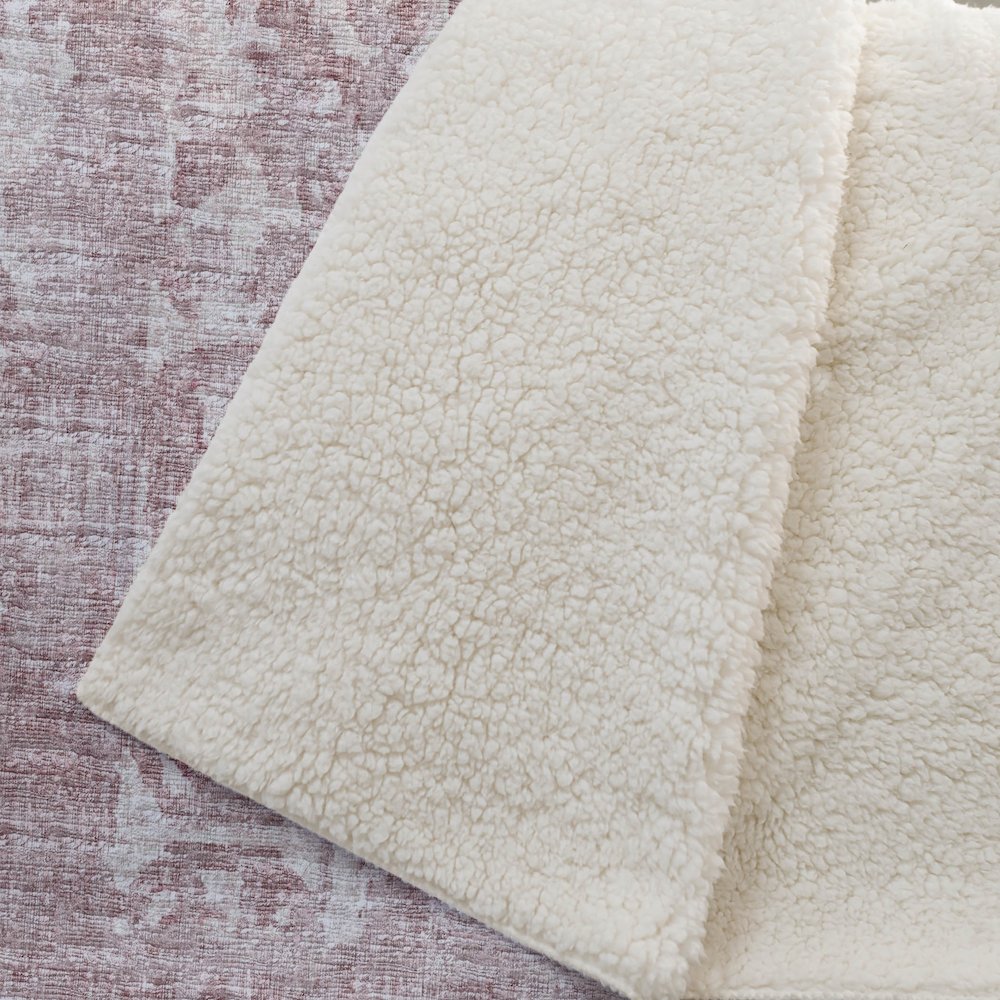 Premium Machine Washable ASB41 Pink 50" x 70" Sherpa Throw Blanket. Picture 2