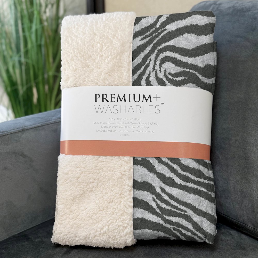 Premium Machine Washable ASB42 Gray 50" x 70" Sherpa Throw Blanket. Picture 3