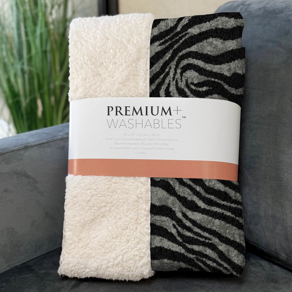 Premium Machine Washable ASB42 Shadow  50" x 70" Sherpa Throw Blanket. Picture 3