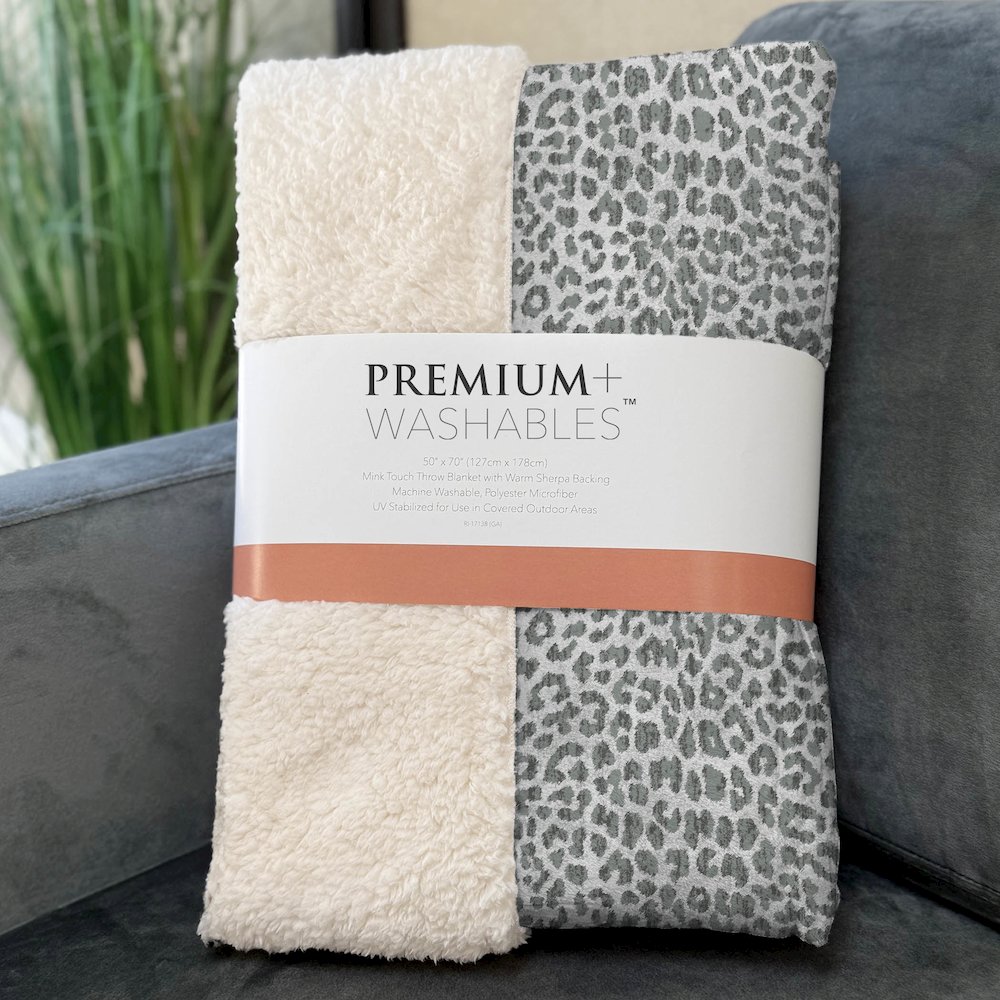 Premium Machine Washable ASB43 Gray 50" x 70" Sherpa Throw Blanket. Picture 3