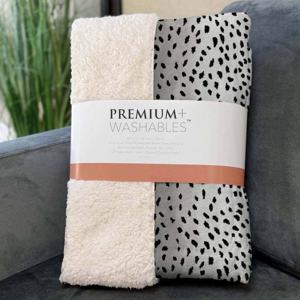 Premium Machine Washable ASB44 Pearl 50" x 70" Sherpa Throw Blanket. Picture 3