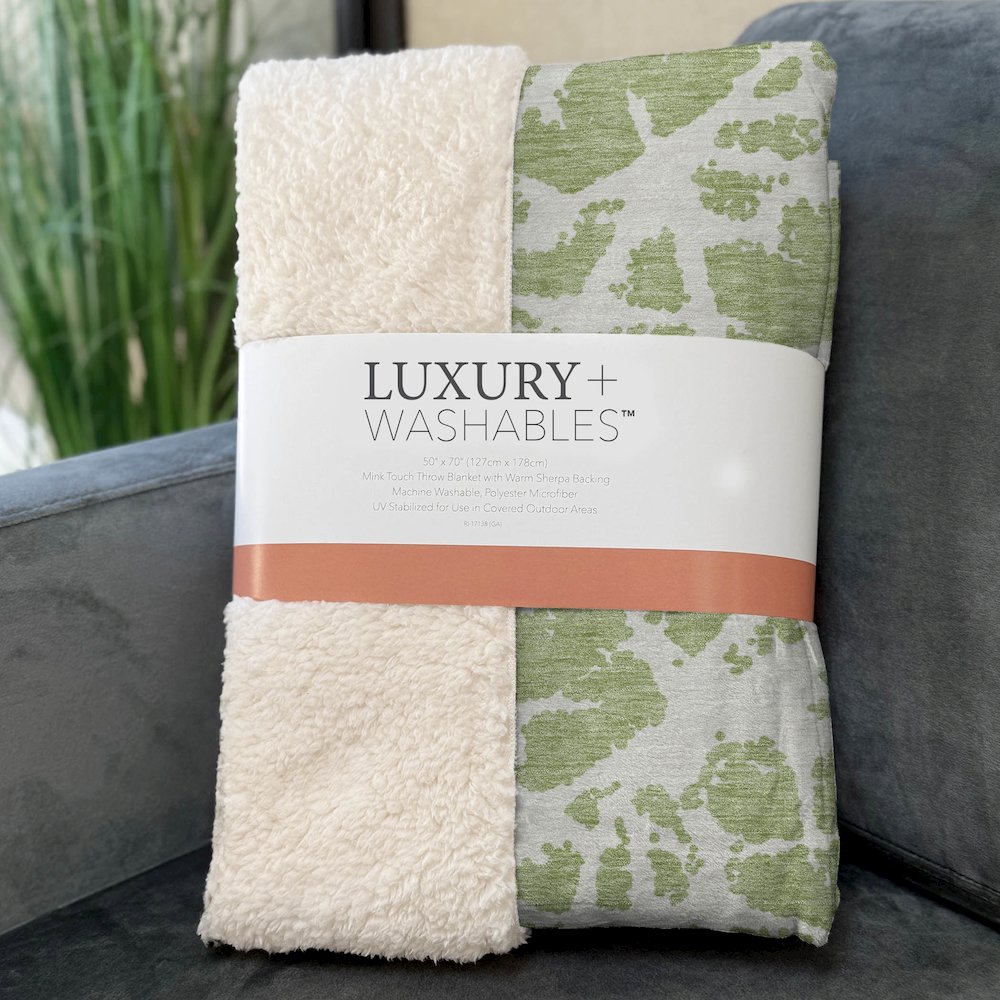 Premium Machine Washable ASB501 Aloe 50" x 70" Sherpa Throw Blanket. Picture 3