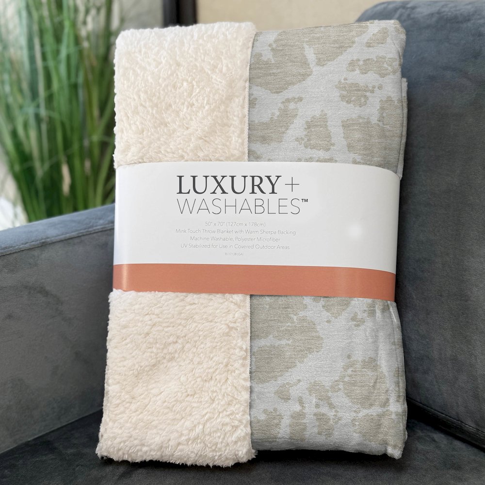 Premium Machine Washable ASB501 Beige 50" x 70" Sherpa Throw Blanket. Picture 3