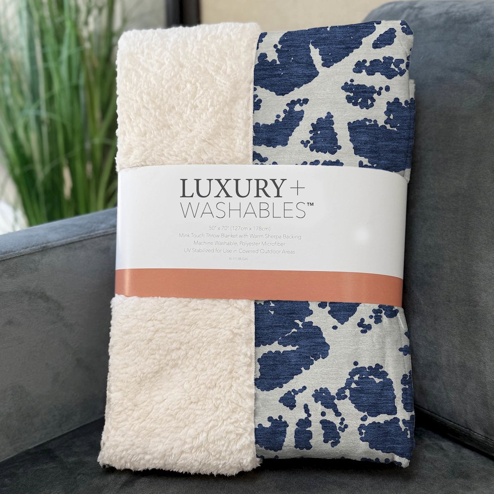 Premium Machine Washable ASB501 Navy 50" x 70" Sherpa Throw Blanket. Picture 3