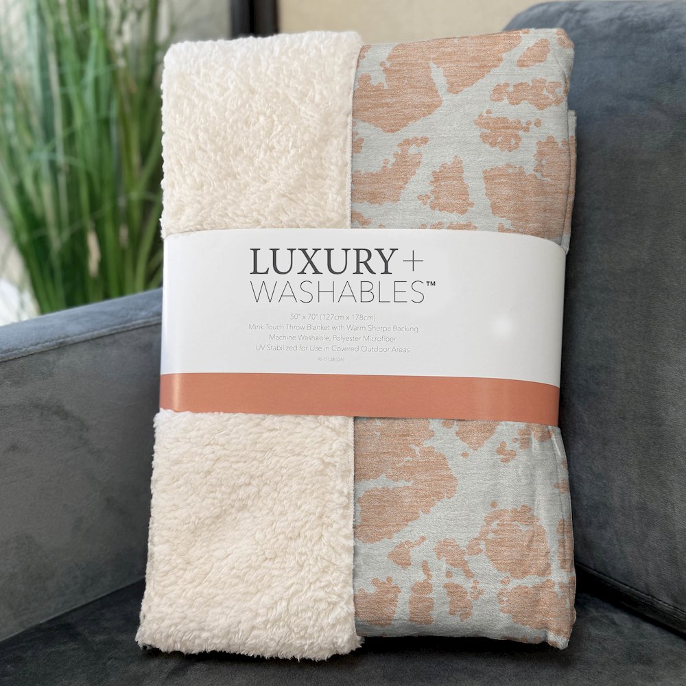 Premium Machine Washable ASB501 Peach 50" x 70" Sherpa Throw Blanket. Picture 3