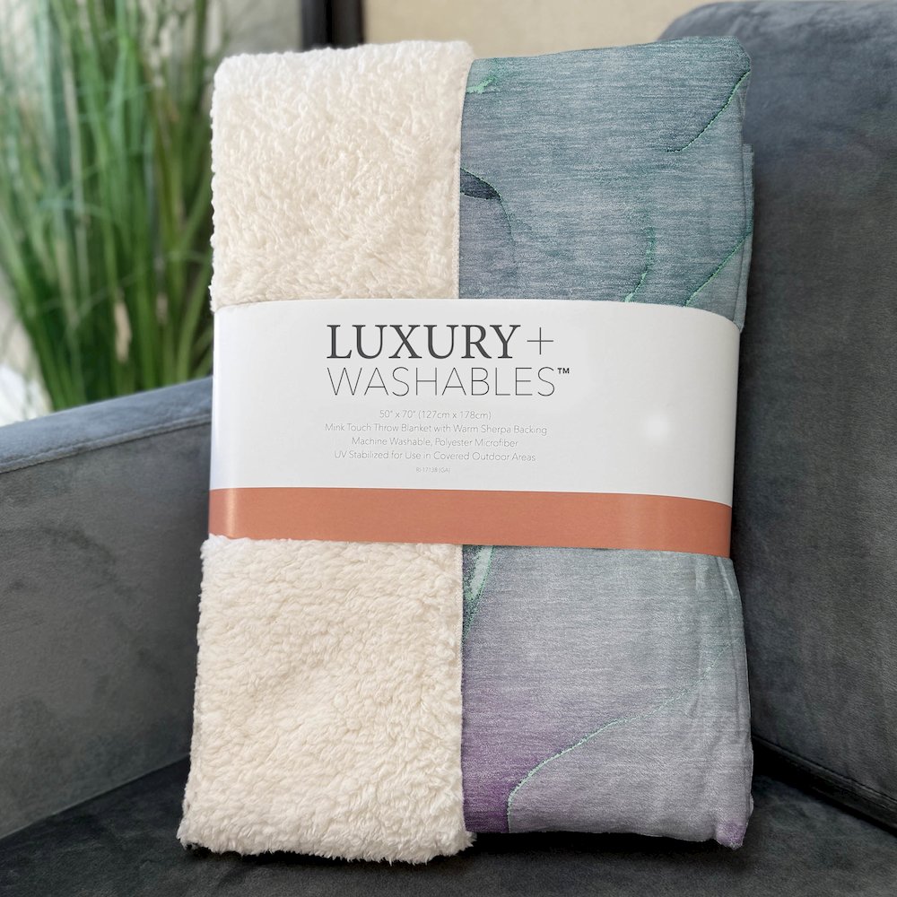 Premium Machine Washable ASB508 Aloe 50" x 70" Sherpa Throw Blanket. Picture 3