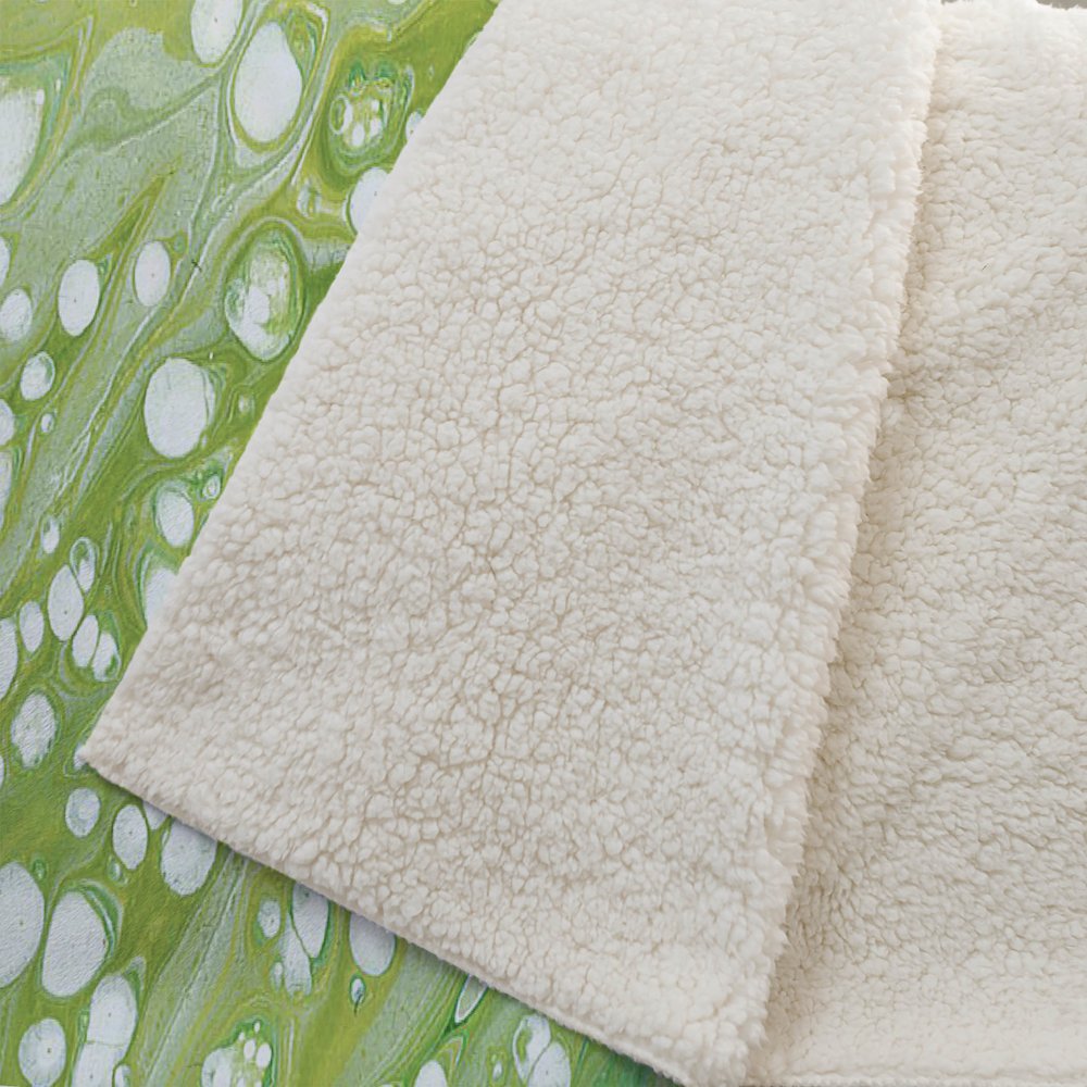 Premium Machine Washable ASB50 Clover 50" x 70" Sherpa Throw Blanket. Picture 2