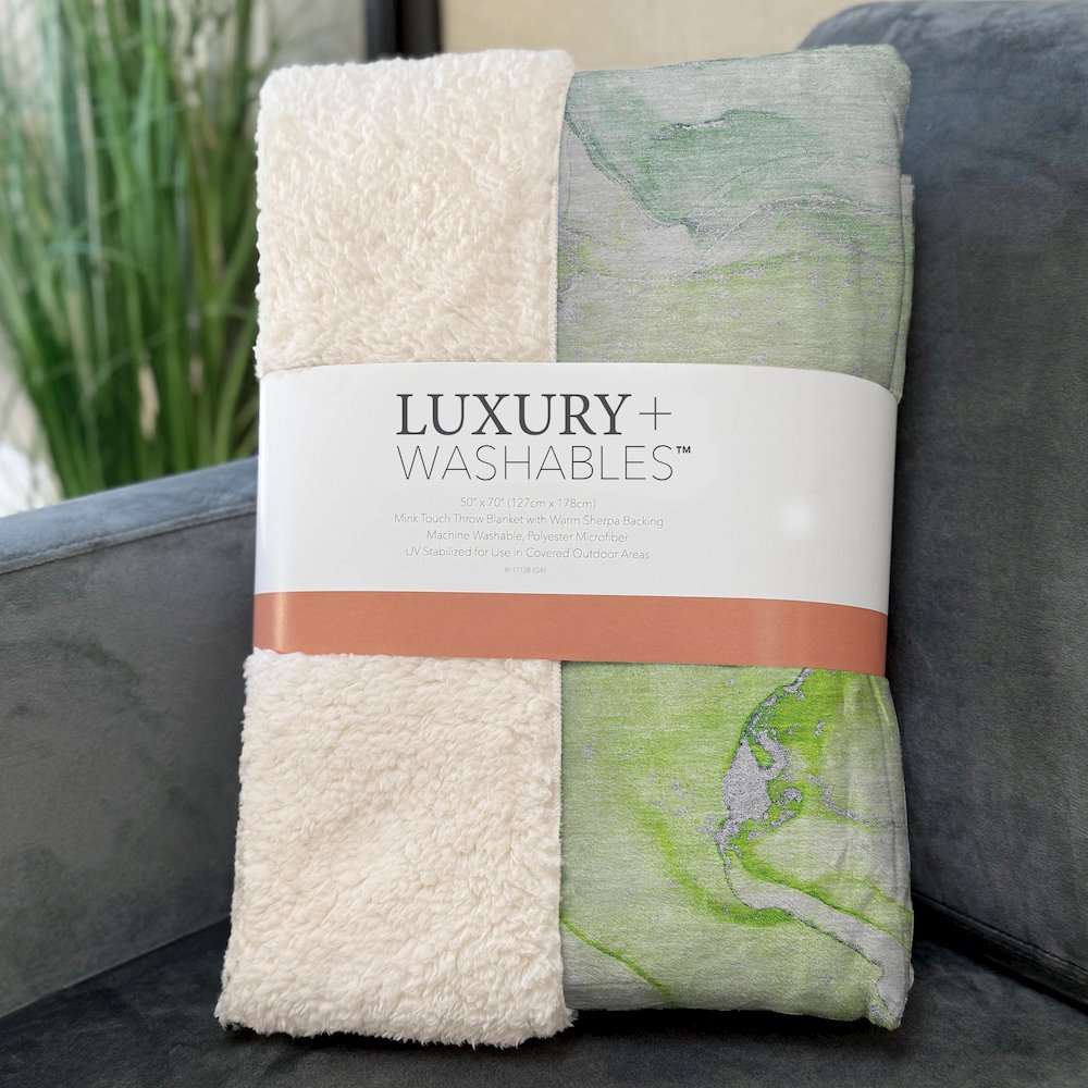 Premium Machine Washable ASB516 Green 50" x 70" Sherpa Throw Blanket. Picture 3