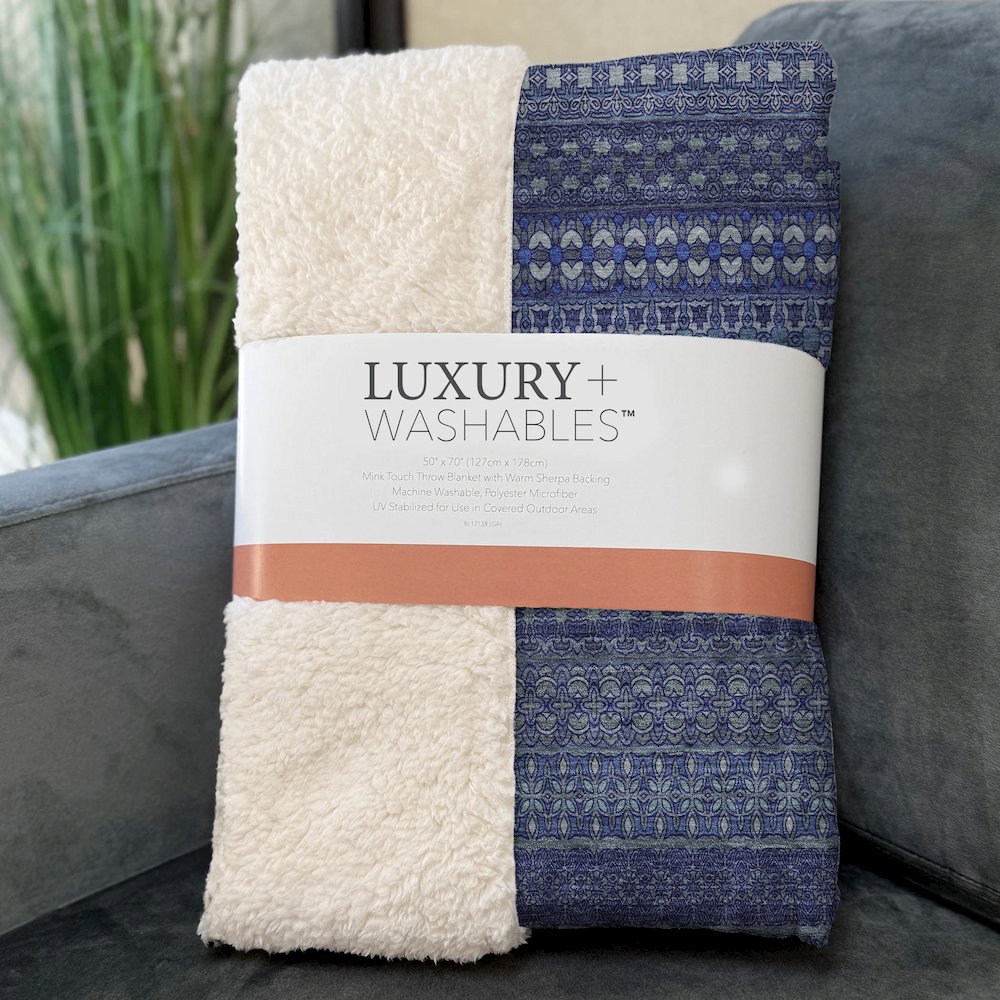 Premium Machine Washable ASB527 Navy 50" x 70" Sherpa Throw Blanket. Picture 3