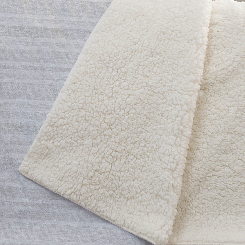 Premium Machine Washable ASB531 Ivory 50" x 70" Sherpa Throw Blanket. Picture 2