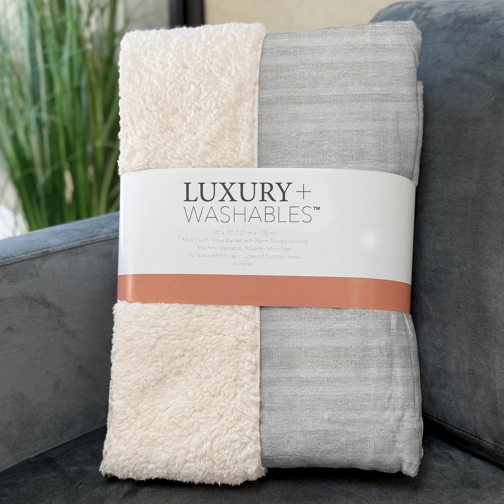 Premium Machine Washable ASB531 Ivory 50" x 70" Sherpa Throw Blanket. Picture 3