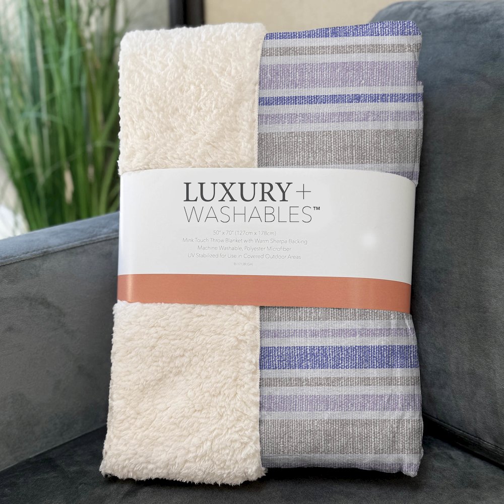 Premium Machine Washable ASB531 Navy 50" x 70" Sherpa Throw Blanket. Picture 3